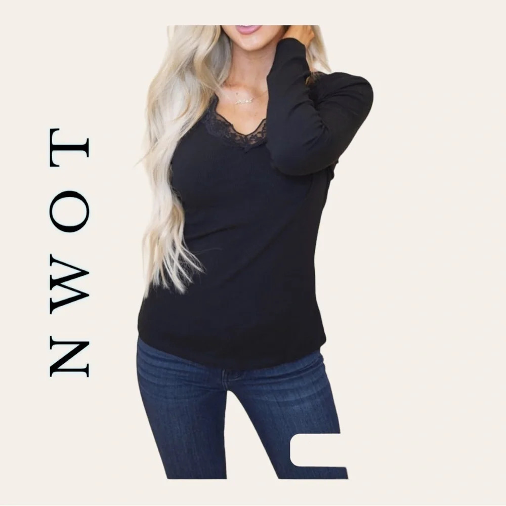 1273. LONG SLEEVE TOP RIBBED WITH LACE ON NECKLINE SIZE X-LARGE BLACK